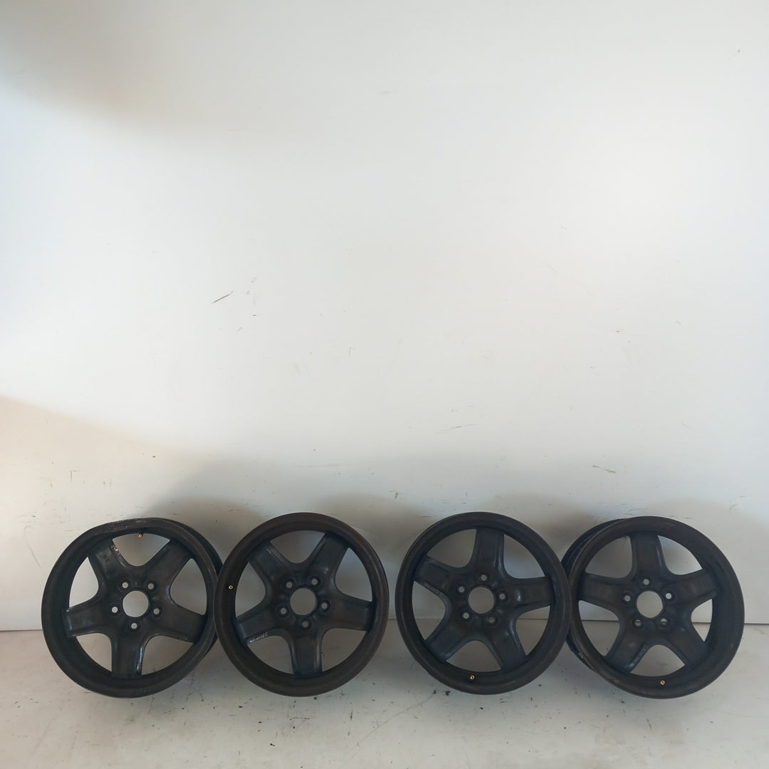 Комплект 16" цола 4 бр. железни джанти 6 1/2J x16H2  5x110 ET39 едната е ударена Opel Meriva B