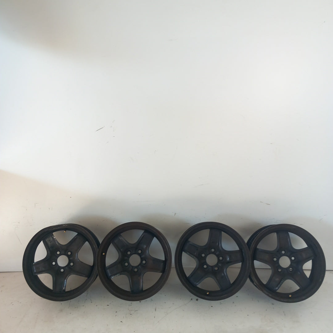 Комплект 16" цола 4 бр. железни джанти 6 1/2J x16H2  5x110 ET39 едната е ударена Opel Meriva B