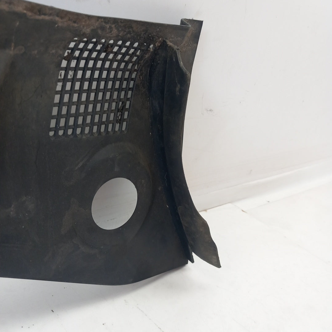 Решетка въздух отводняване предно стъкло Opel Meriva B