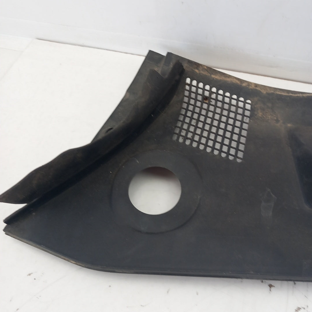 Решетка въздух отводняване предно стъкло Opel Meriva B