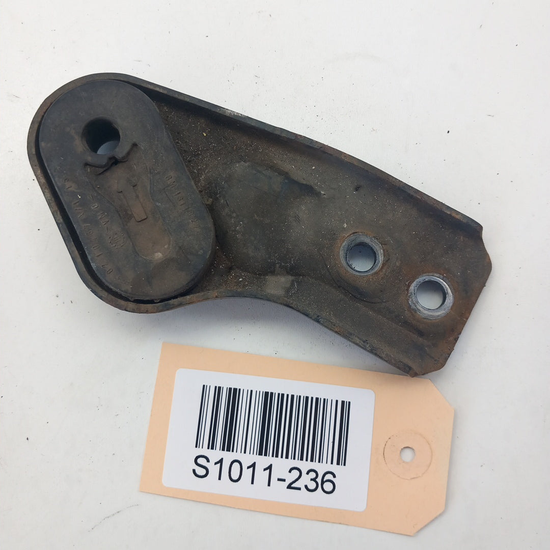 Държач воден радиатор ляв долен Opel Meriva B 1,4 A14XER