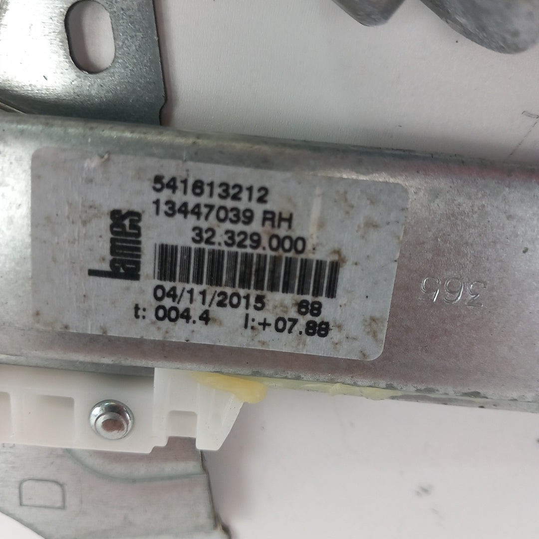 Стъклоповдигач електрически предна дясна врата Opel Corsa E 5 врати