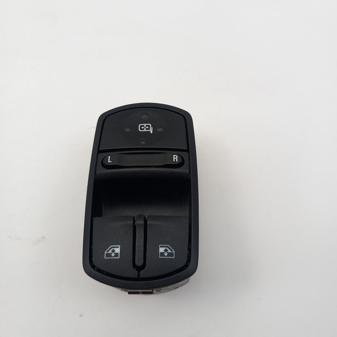 Бутон ел. стъкла предна лява врата и външни огледала Opel Corsa E 5 врати