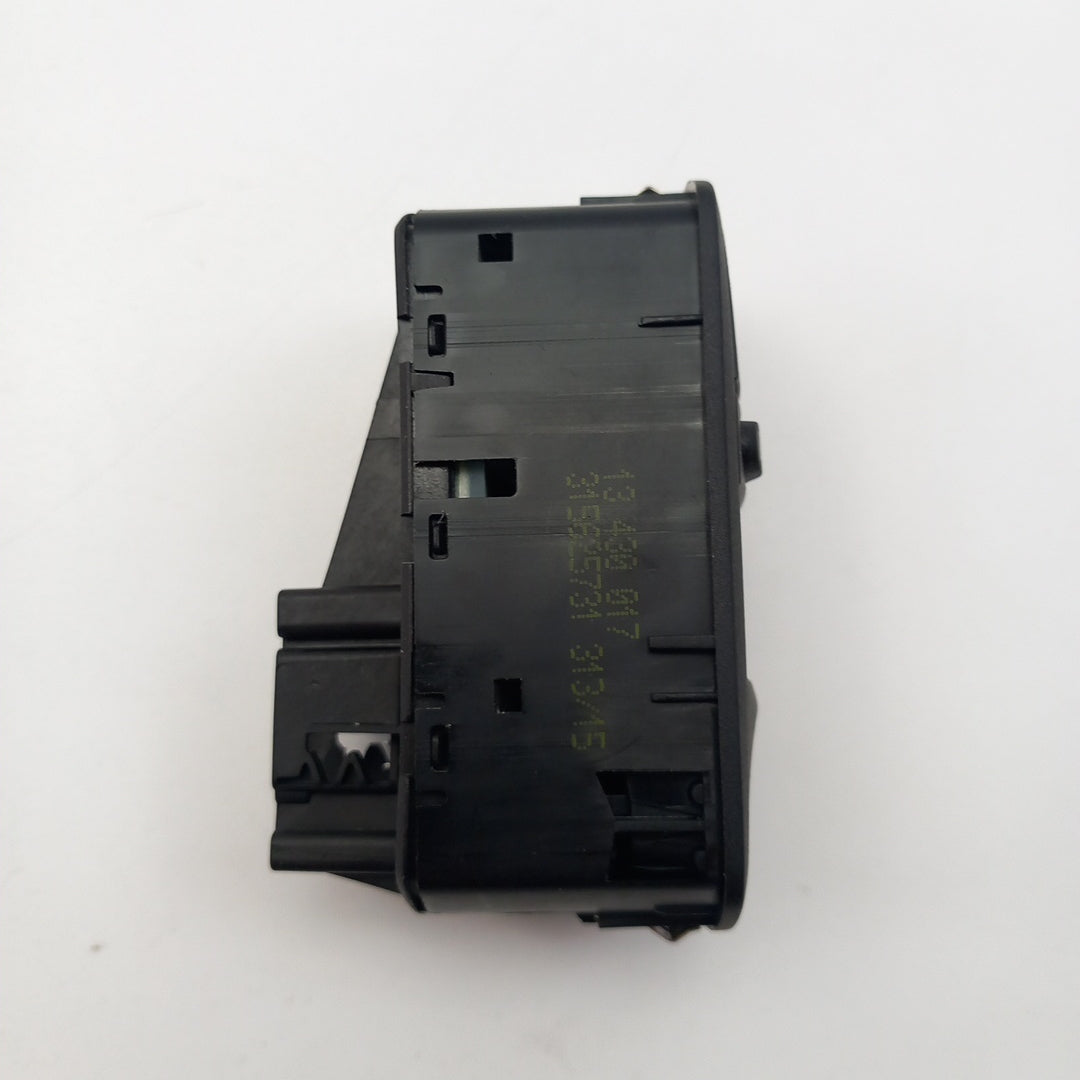 Бутон ел. стъкла предна лява врата и външни огледала Opel Corsa E 5 врати