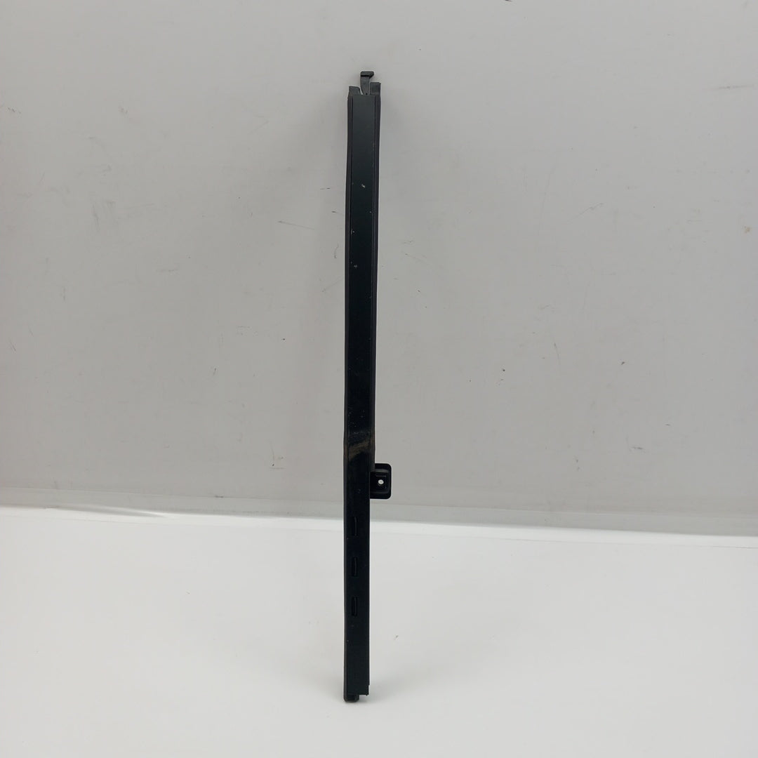 Стъкловодач задна лява врата Opel Corsa E 5 врати