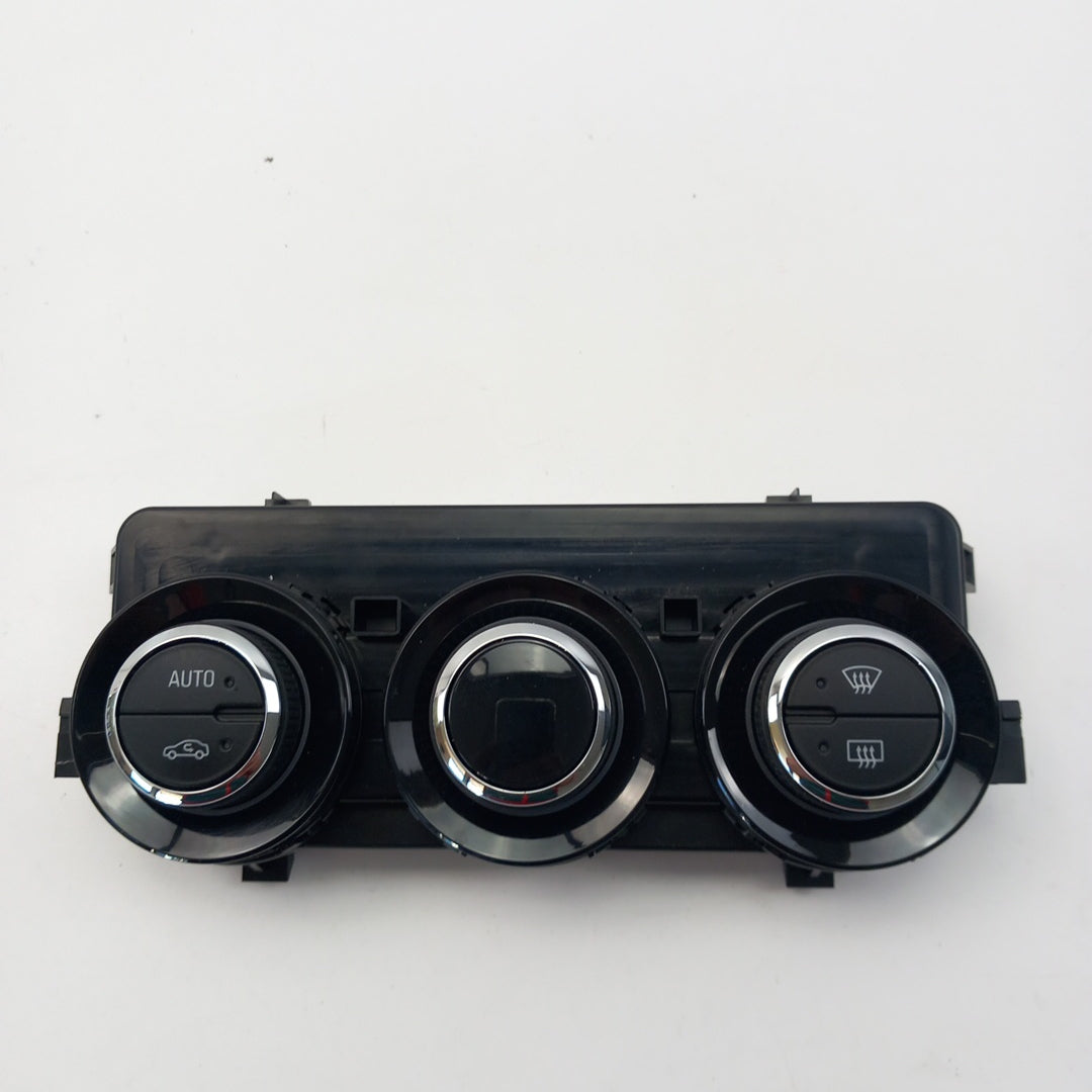 Управление климатик Opel Corsa E