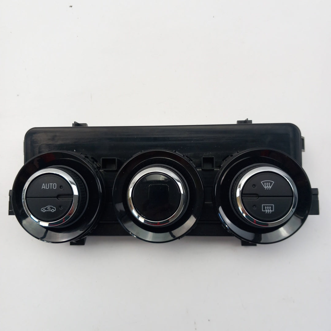 Управление климатик Opel Corsa E