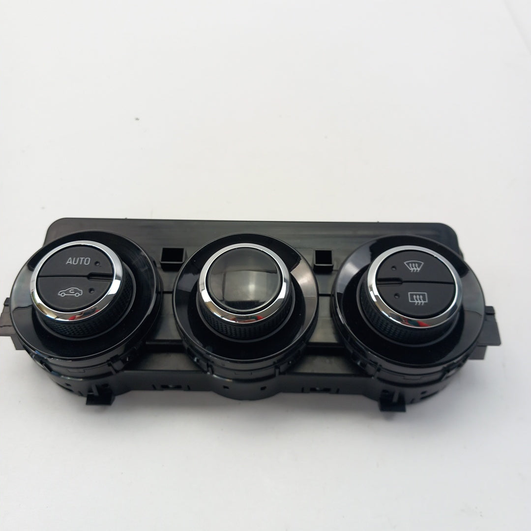 Управление климатик Opel Corsa E