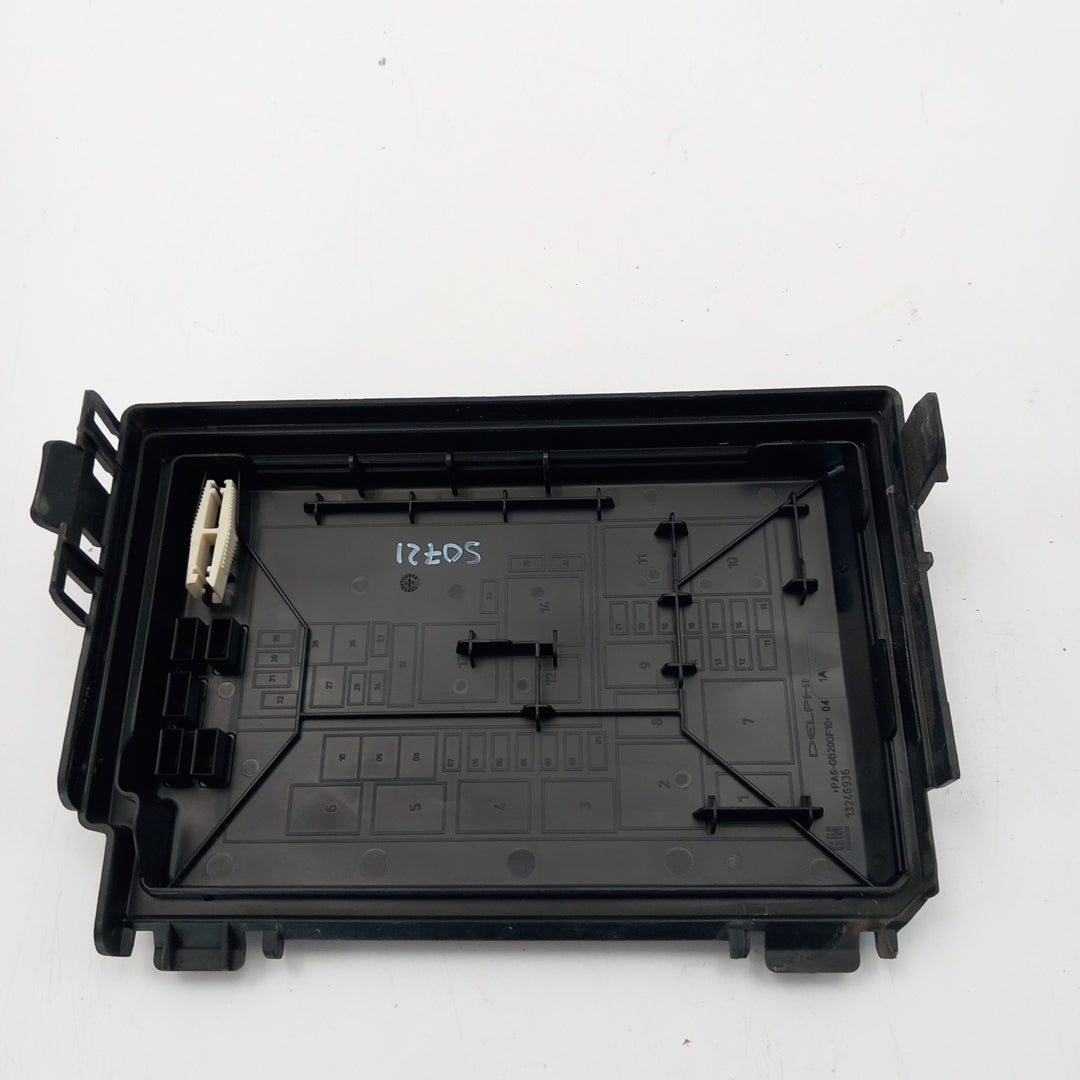 Капак бушониера двигател Opel Corsa D 1,2 A12XER