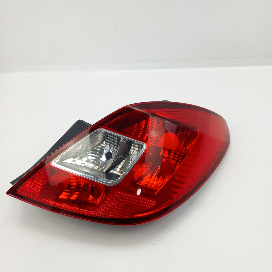 Стоп заден десен LHD червен Opel Corsa D 5-Türer