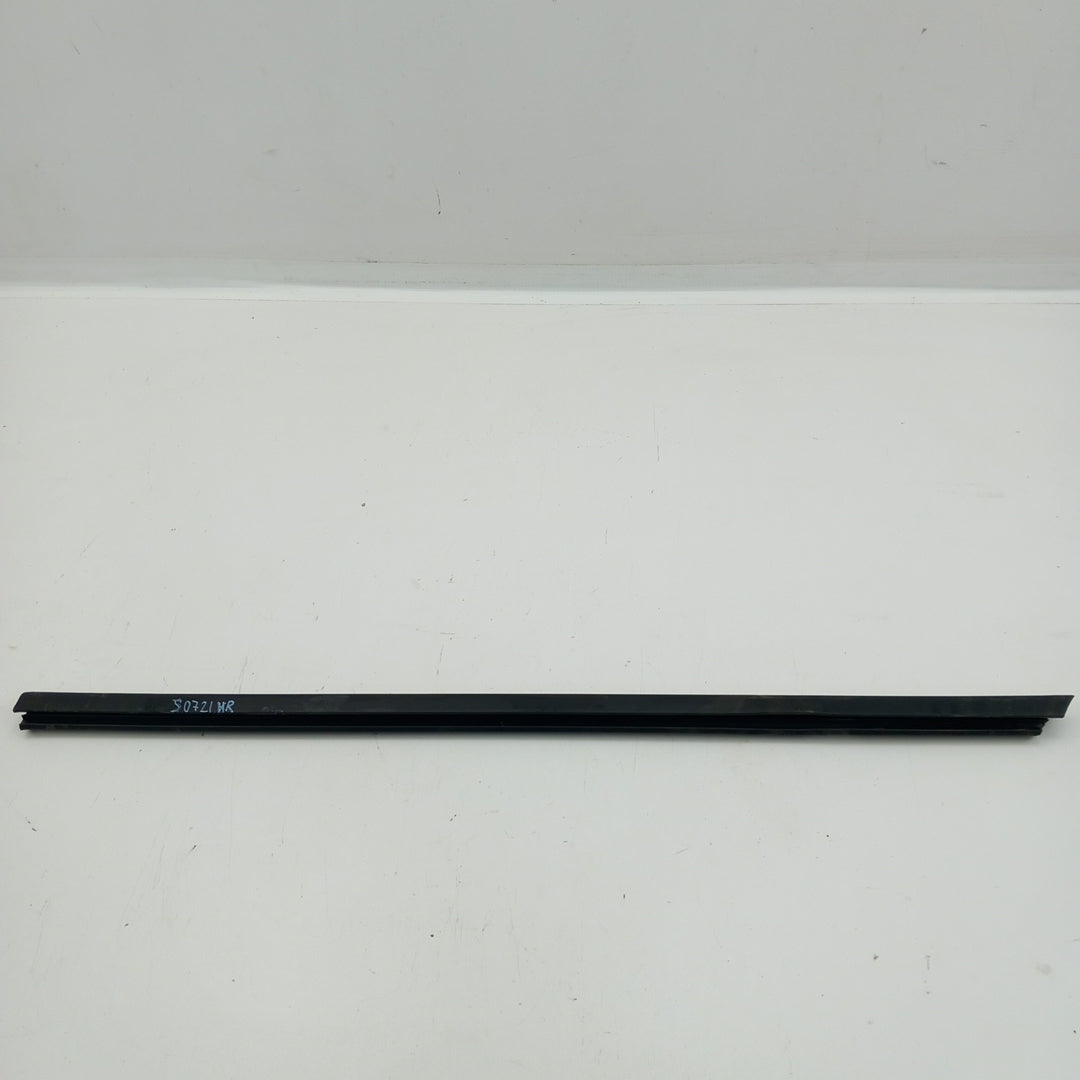 Лайстна стъкло на врата задна дясна вътрешна Opel Corsa D 5-Türer