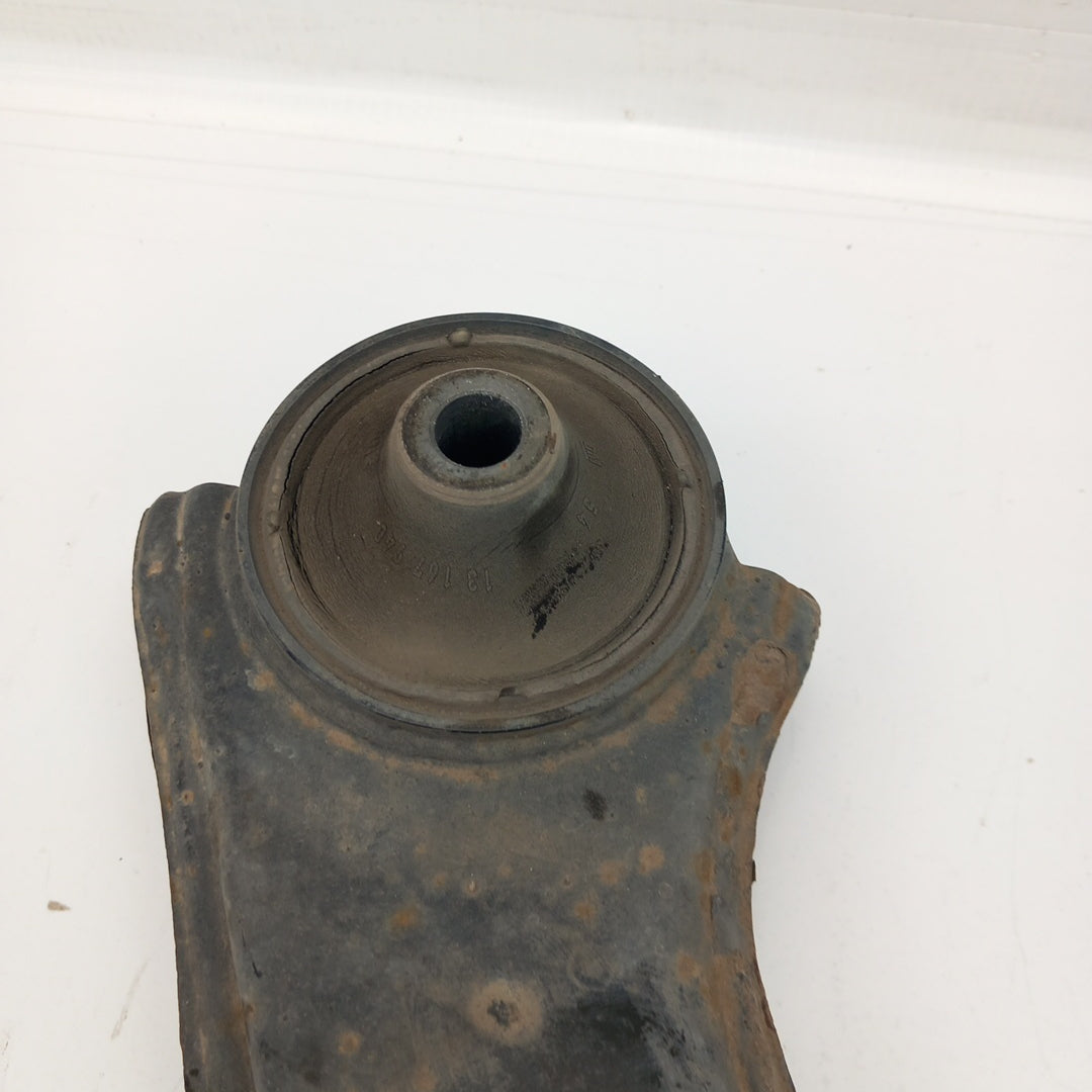 Носач преден ляв Opel Corsa D