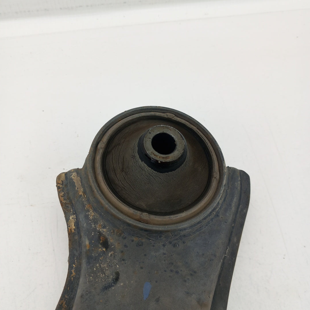 Носач преден ляв Opel Corsa D