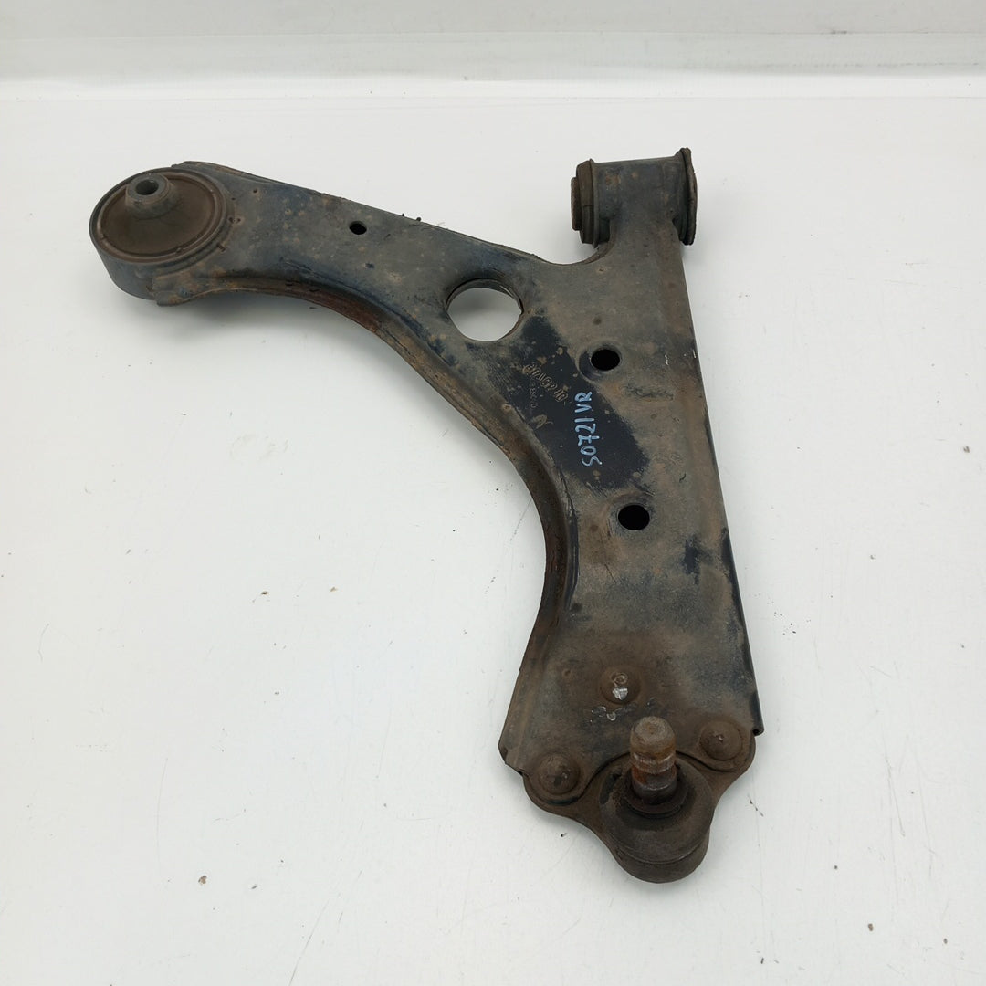 Носач преден десен Opel Corsa D