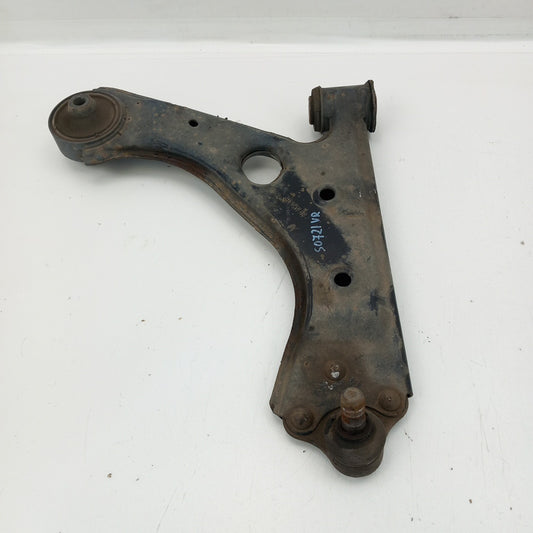 Носач преден десен Opel Corsa D