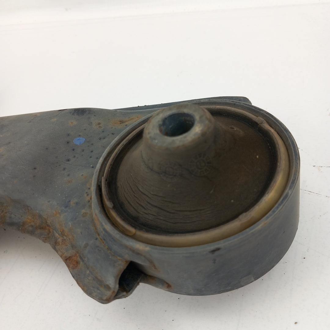 Носач преден десен Opel Corsa D