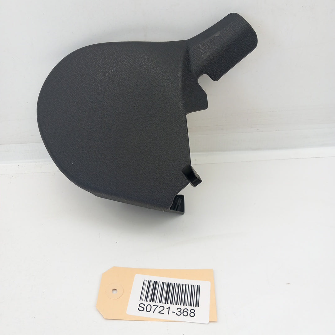 Пластмаса седалка предна лява вътрешна Opel Corsa D