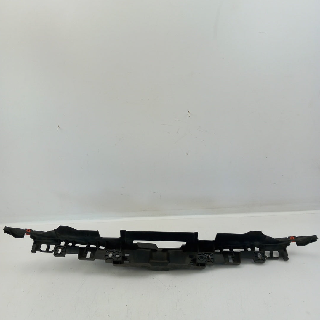 Водач предна броня централен Opel Insignia A