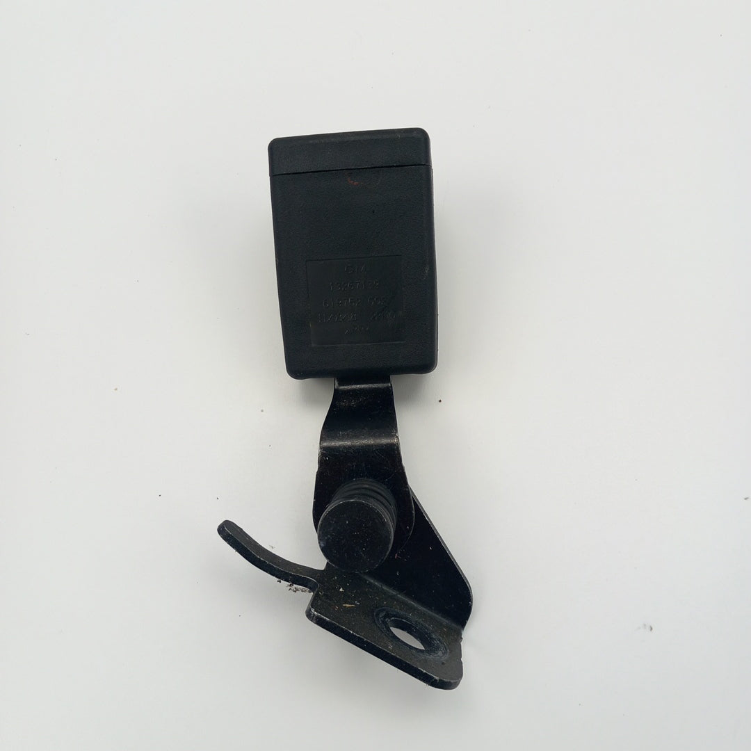 Закопчалка колан задна лява Opel Insignia A