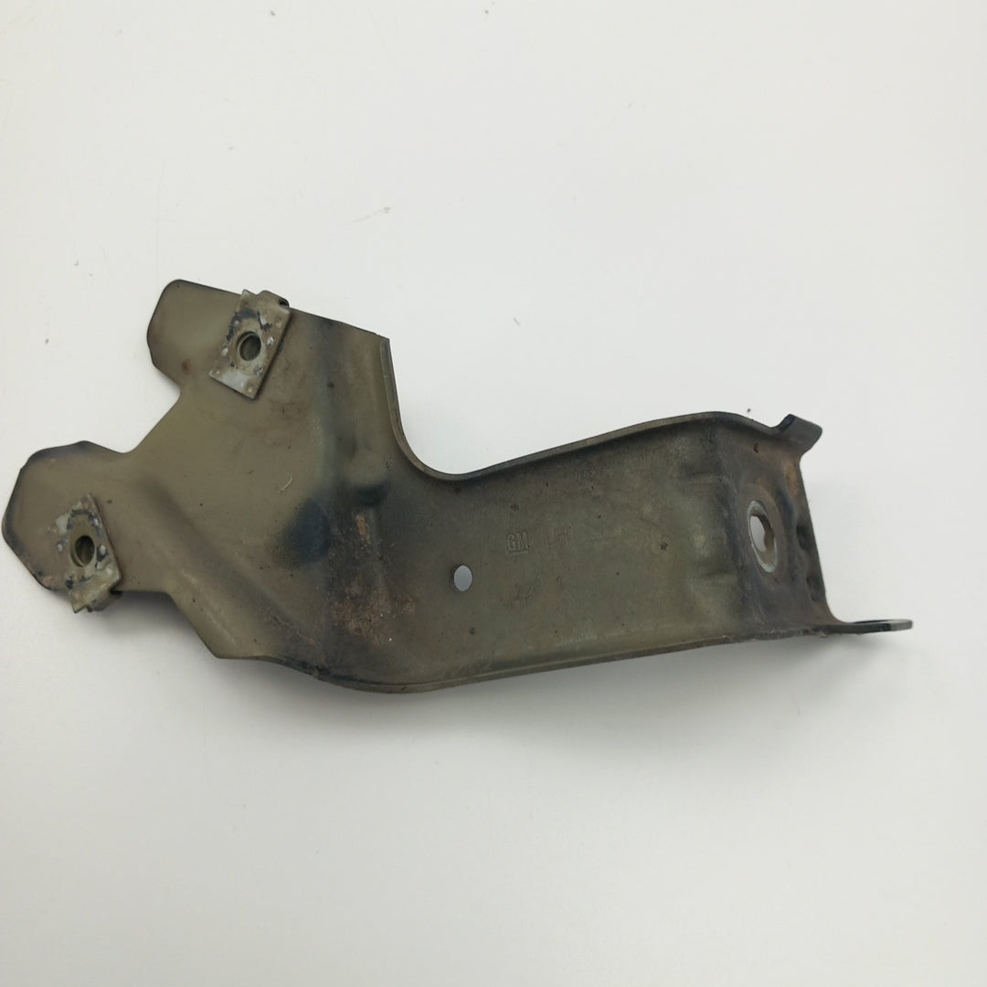 Държач калник преден ляв Opel Insignia A