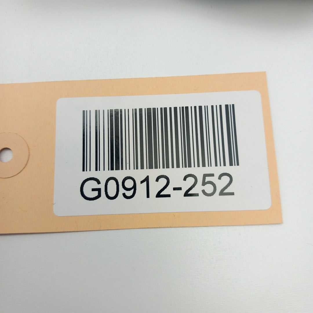 Държач калник преден десен Opel Insignia A