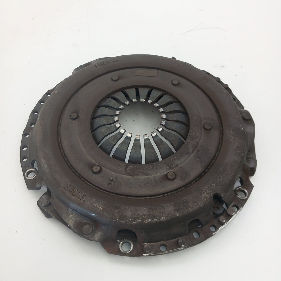 Притискателен диск съединител леко наранен остърган Opel Insignia A хечбек 2,0 CDTI A20DTH