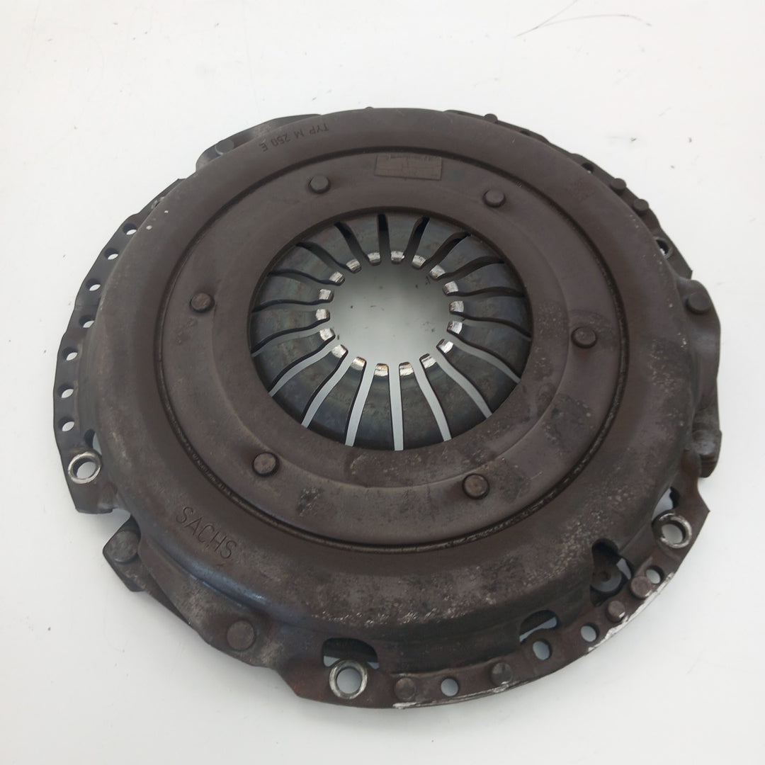 Притискателен диск съединител леко наранен остърган Opel Insignia A хечбек 2,0 CDTI A20DTH