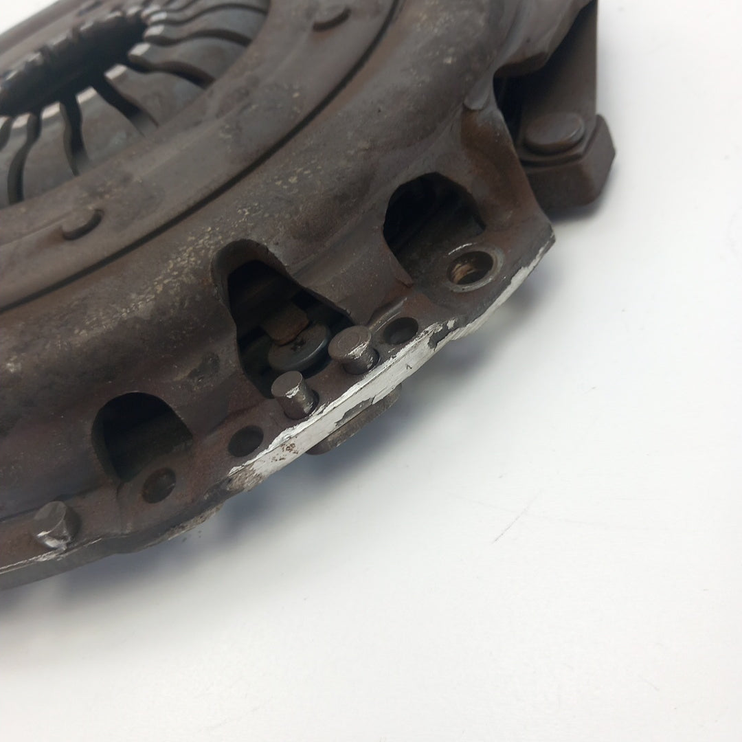 Притискателен диск съединител леко наранен остърган Opel Insignia A хечбек 2,0 CDTI A20DTH