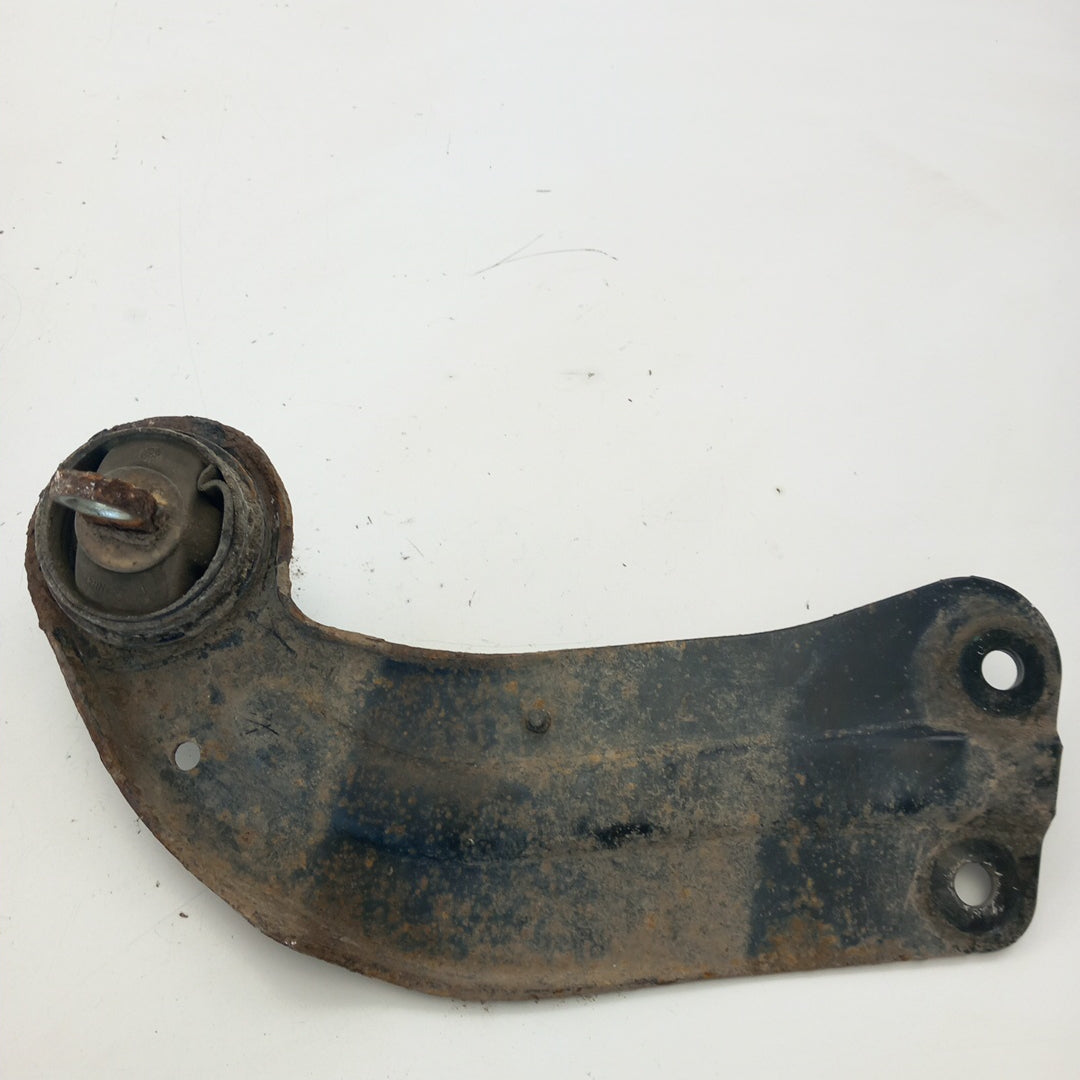 Носач заден ляв Opel Insignia A