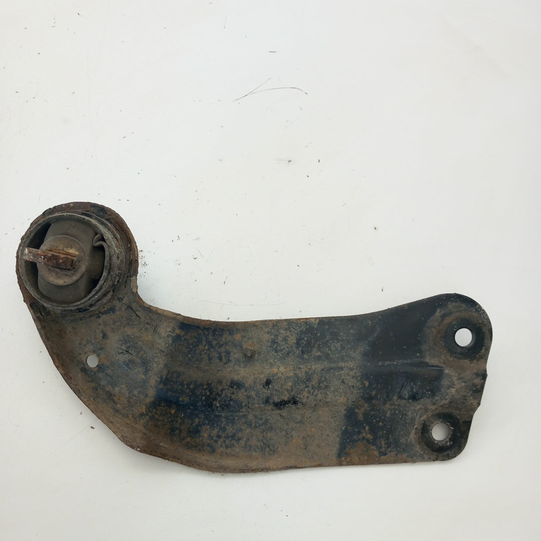 Носач заден ляв Opel Insignia A