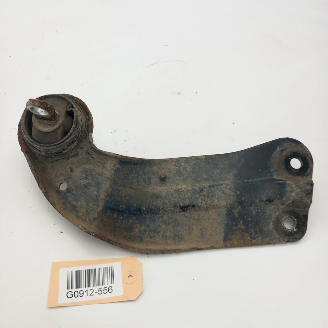 Носач заден ляв Opel Insignia A