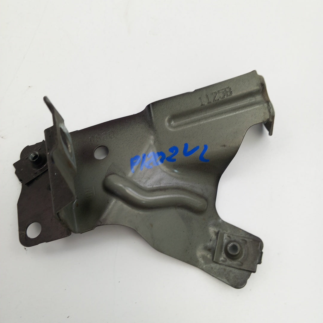 Държач калник преден ляв кафяв Opel Zafira C Tourer