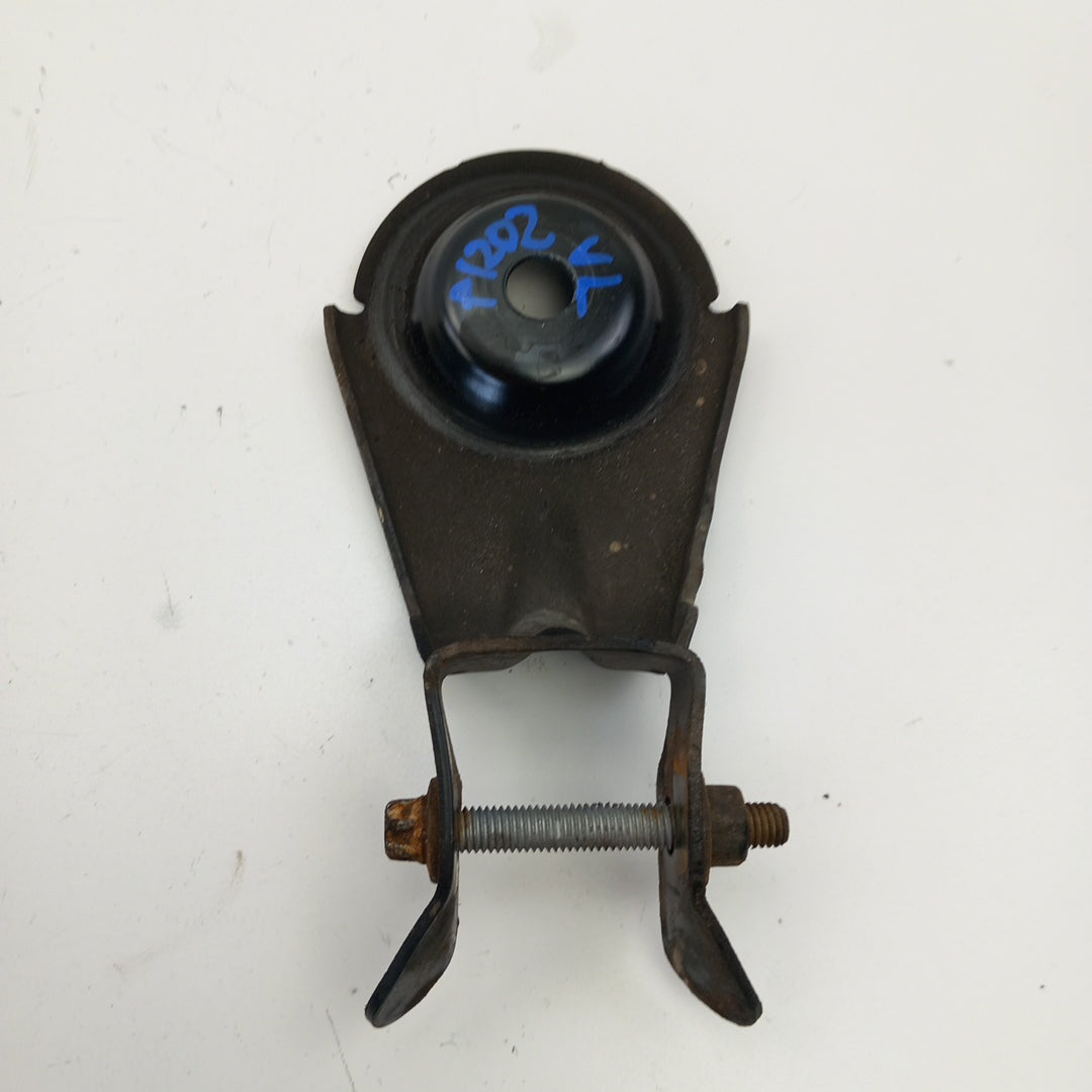 Носач опора предна броня ляв десен Opel Zafira C Tourer