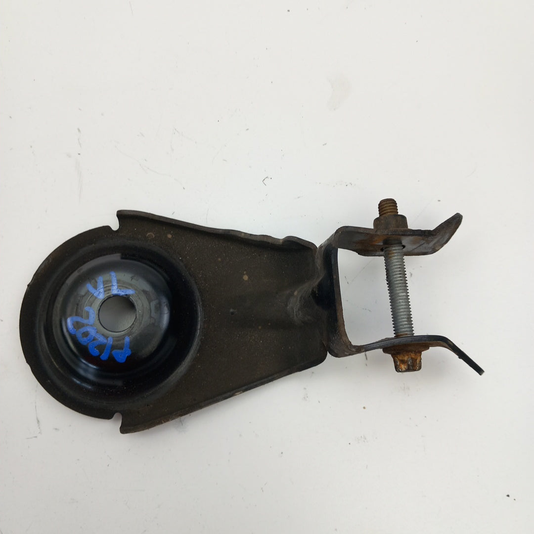 Носач опора предна броня ляв десен Opel Zafira C Tourer