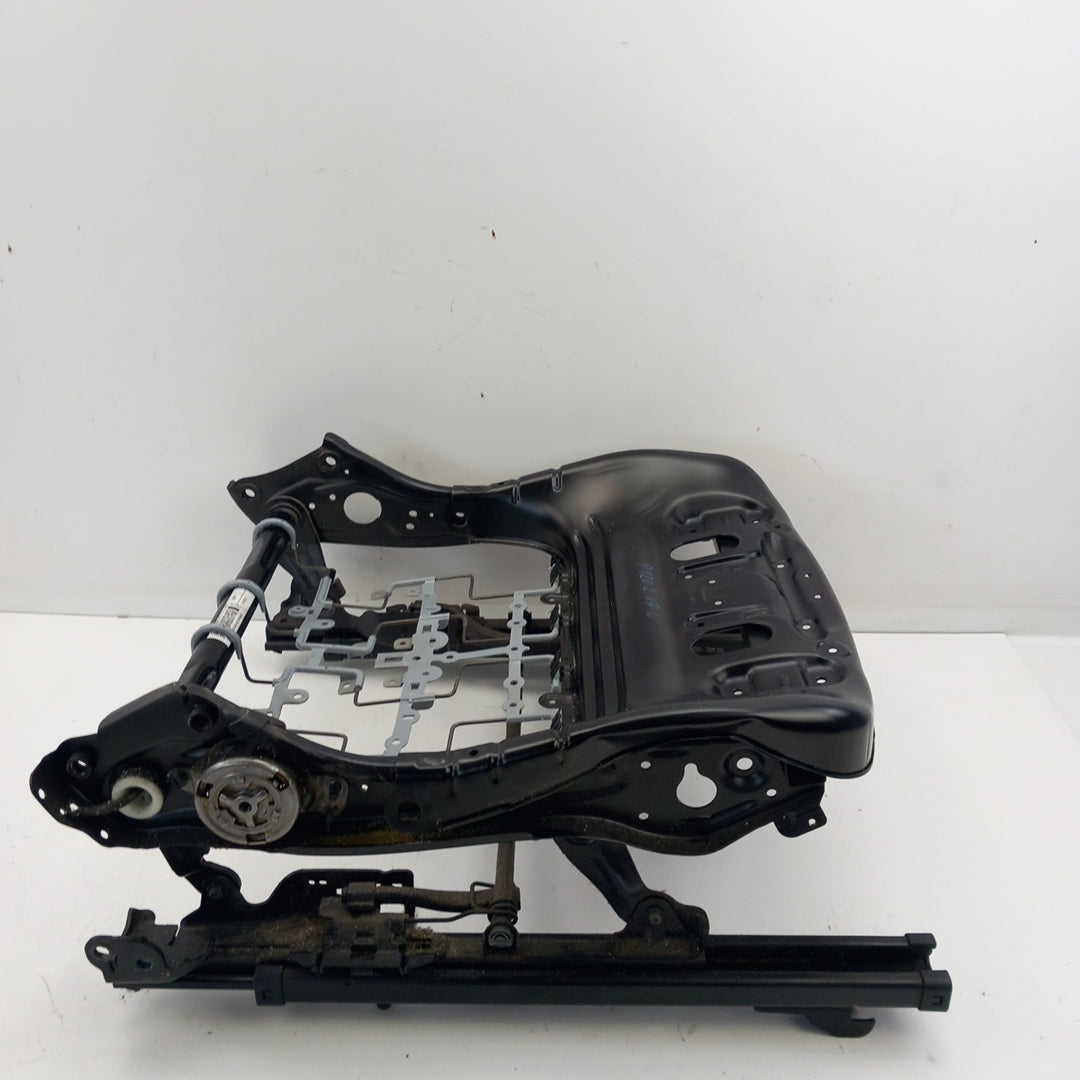 Конзола седалка предна дясна десен волан Opel Zafira C Tourer