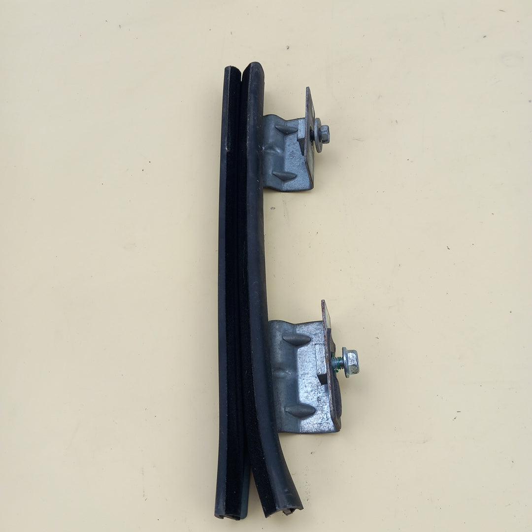 Водач стъкло задно ляво уплътнение Opel Zafira C Tourer