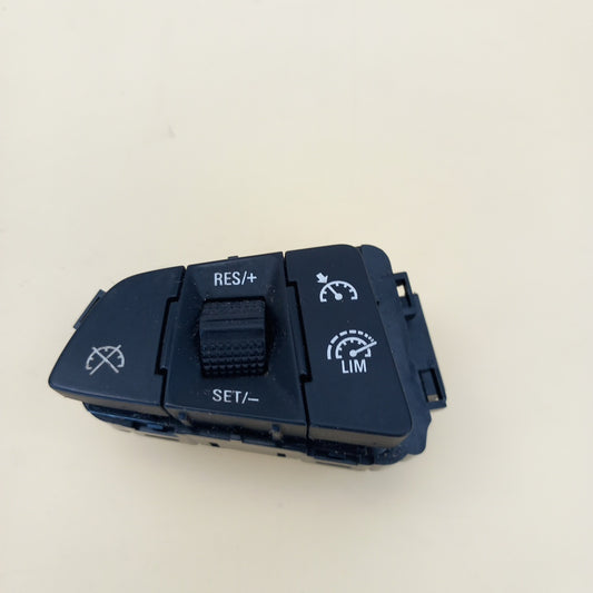 Бутон мултифункцонален волан ляв темпомат Opel Zafira C Tourer