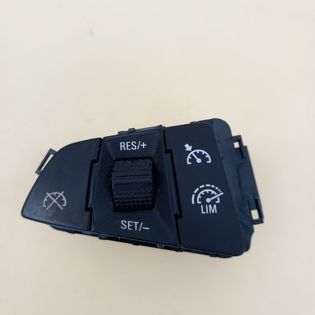 Бутон мултифункцонален волан ляв темпомат Opel Zafira C Tourer