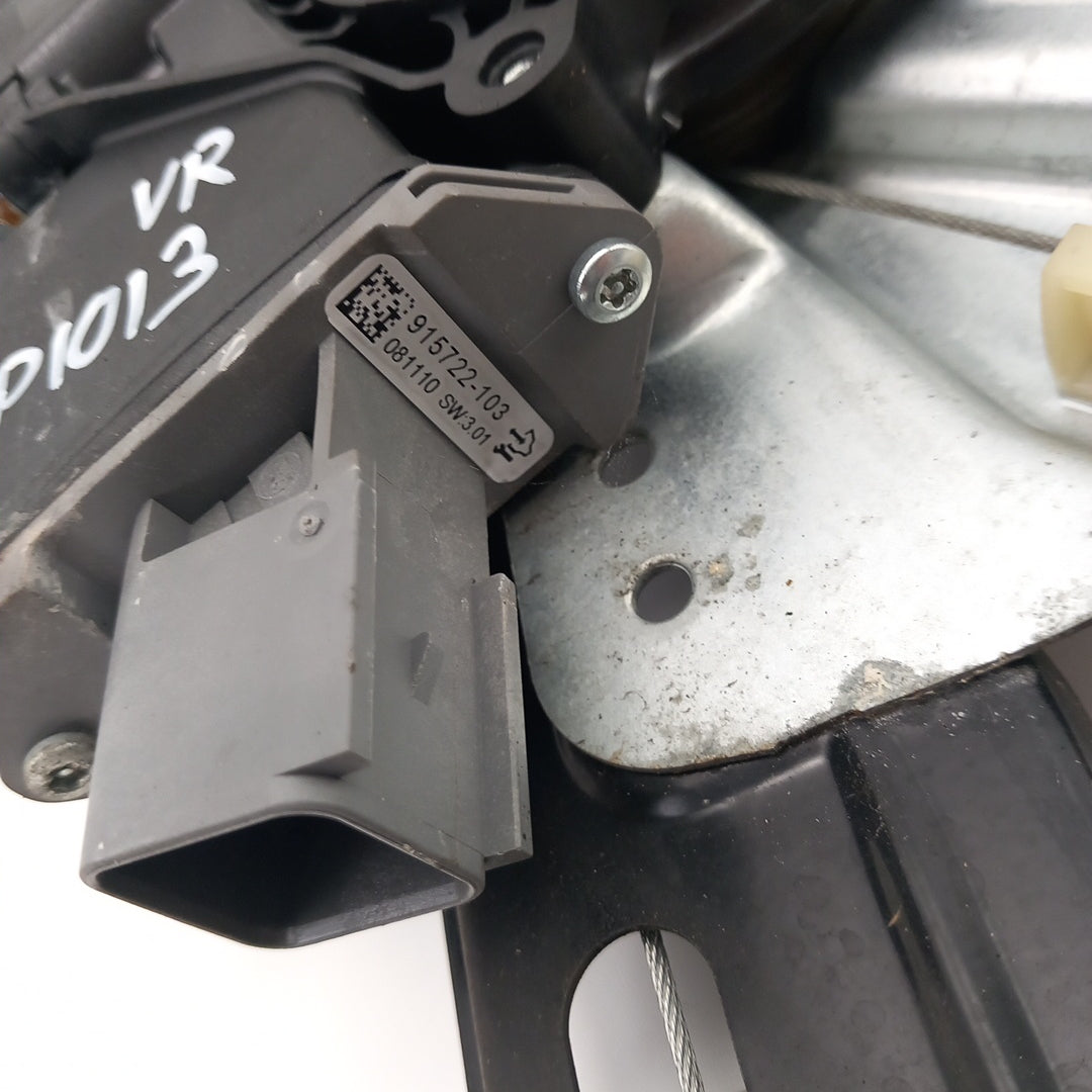 Стъклоповдигач електрически предна дясна врата Opel Astra J 5 врати