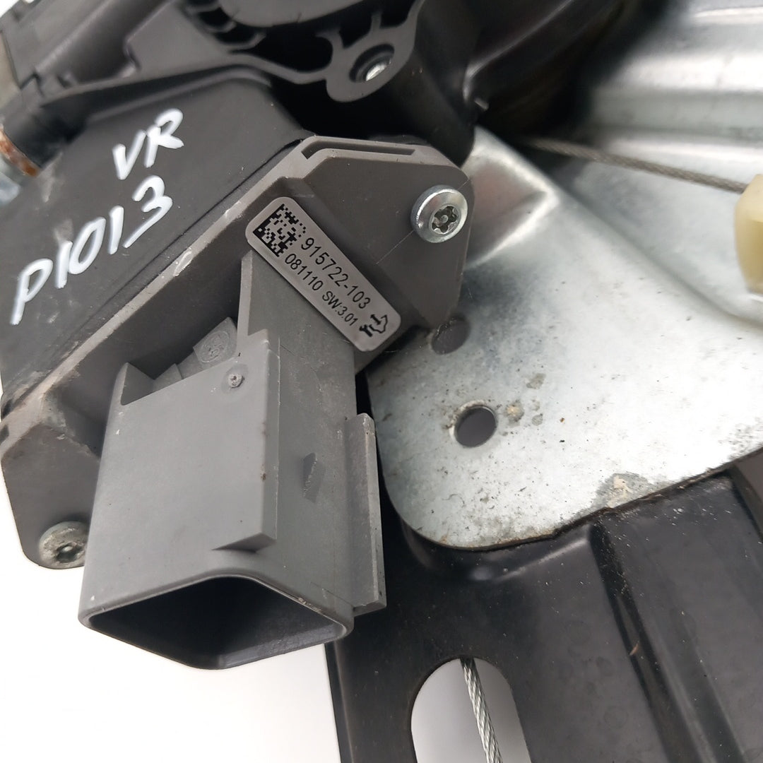 Стъклоповдигач електрически предна дясна врата Opel Astra J 5 врати