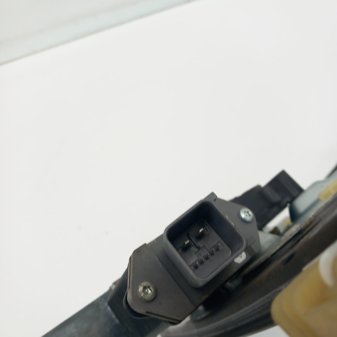 Стъклоповдигач електрически предна дясна врата Opel Astra J 5 врати