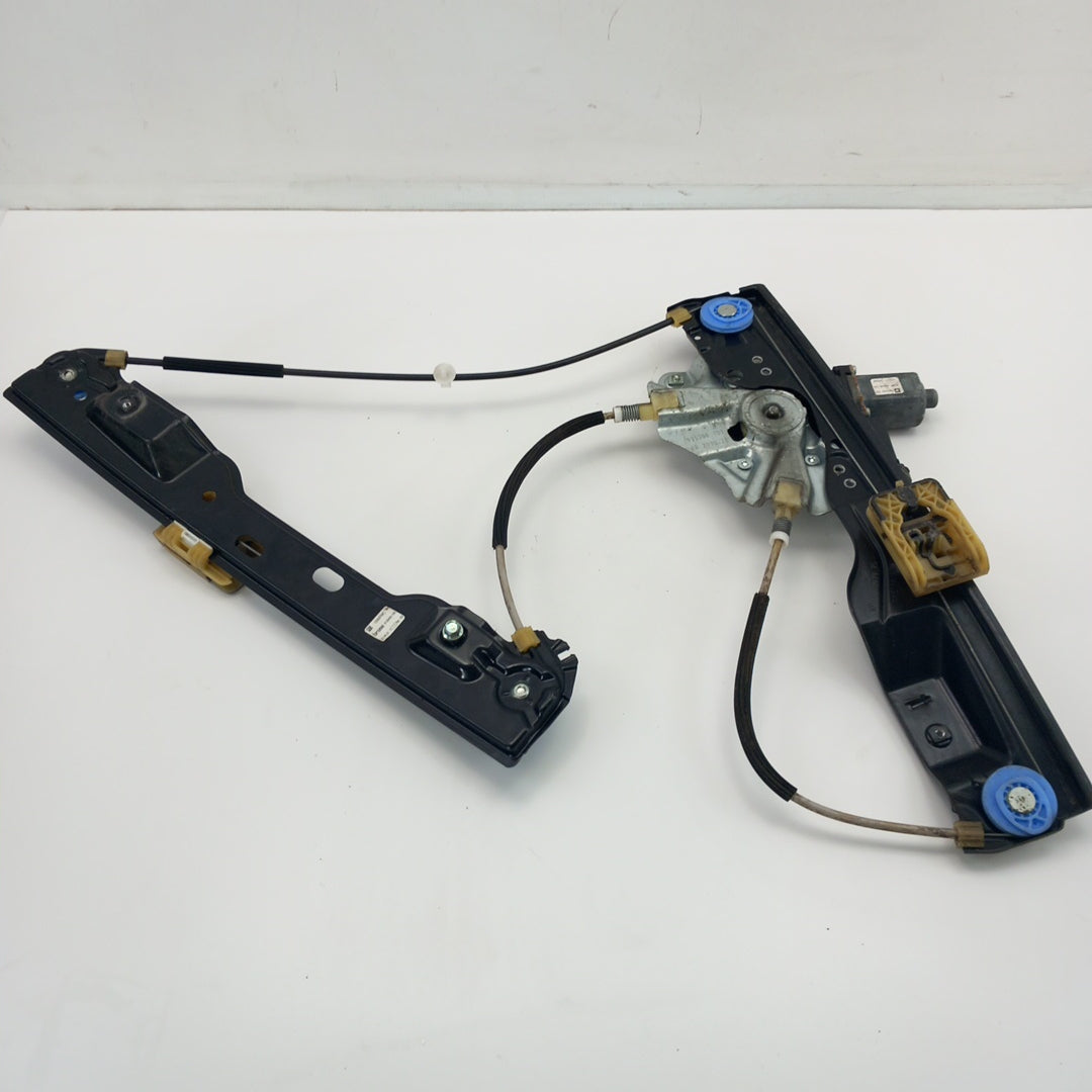 Стъклоповдигач електрически предна дясна врата Opel Astra J 5 врати