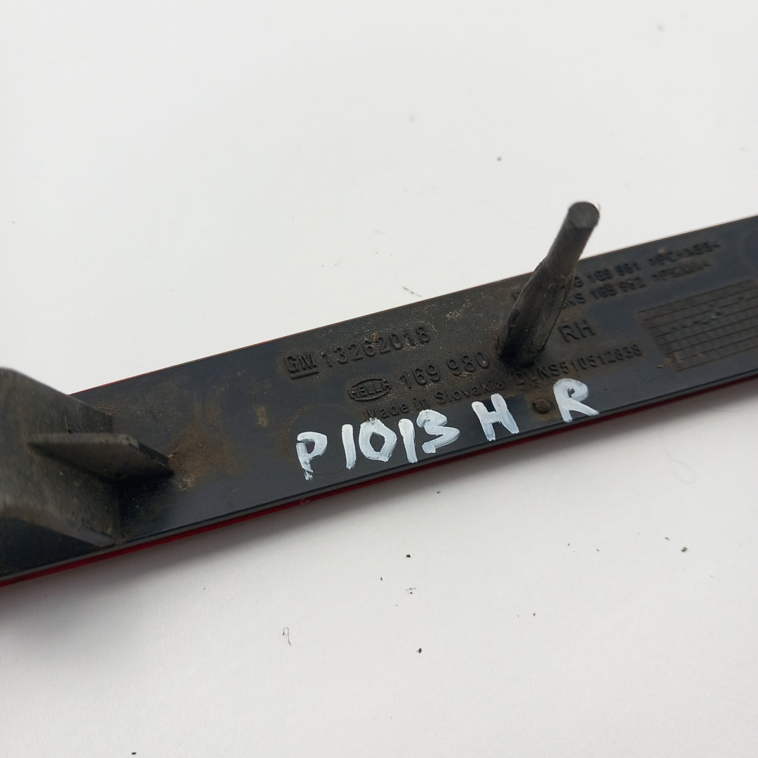 Светлоотразител заден десен Opel Astra J 5 врати