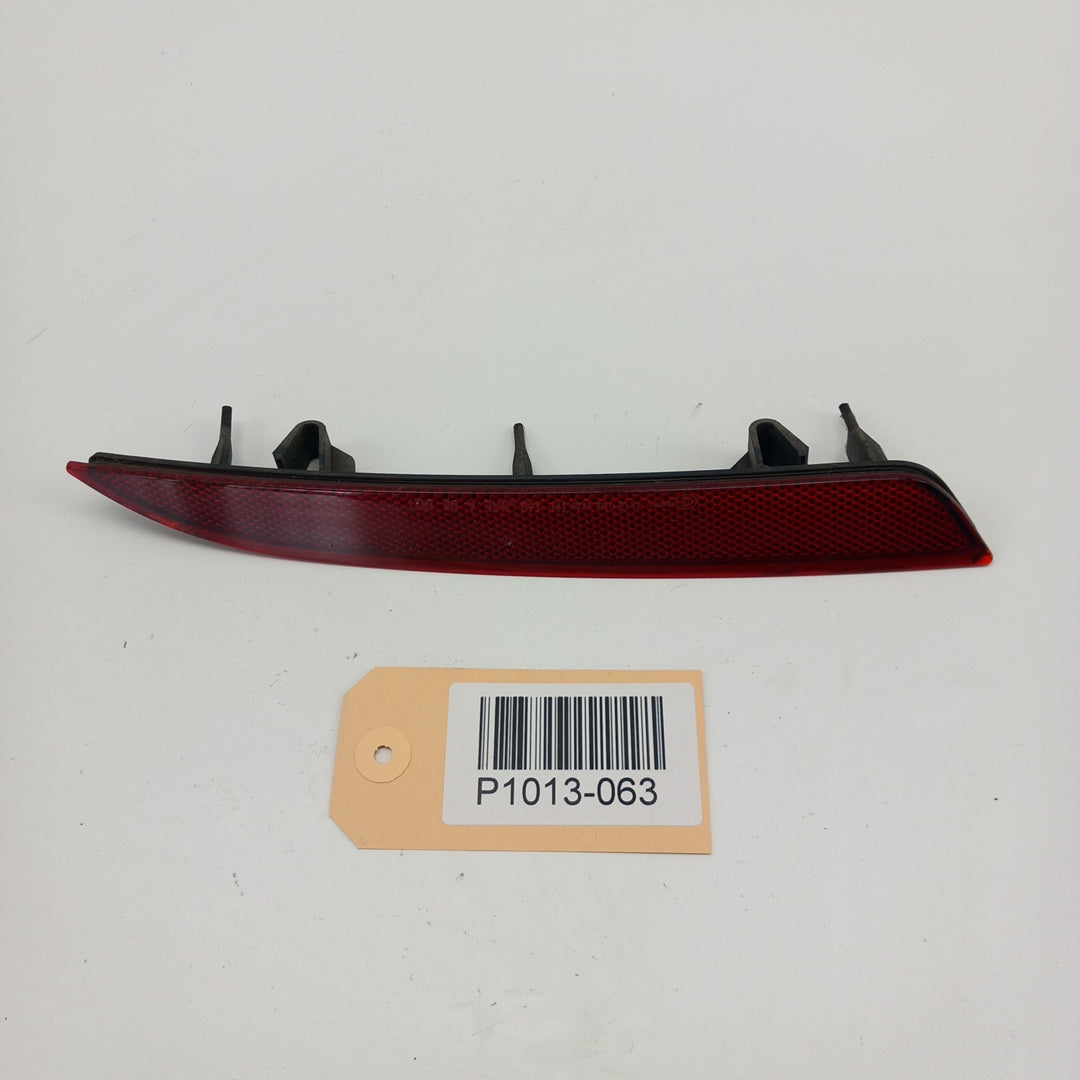 Светлоотразител заден десен Opel Astra J 5 врати