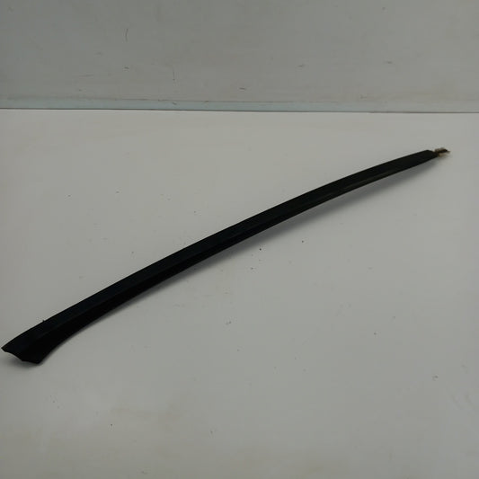 Лайстна предно стъкло дясна греда Opel Astra J