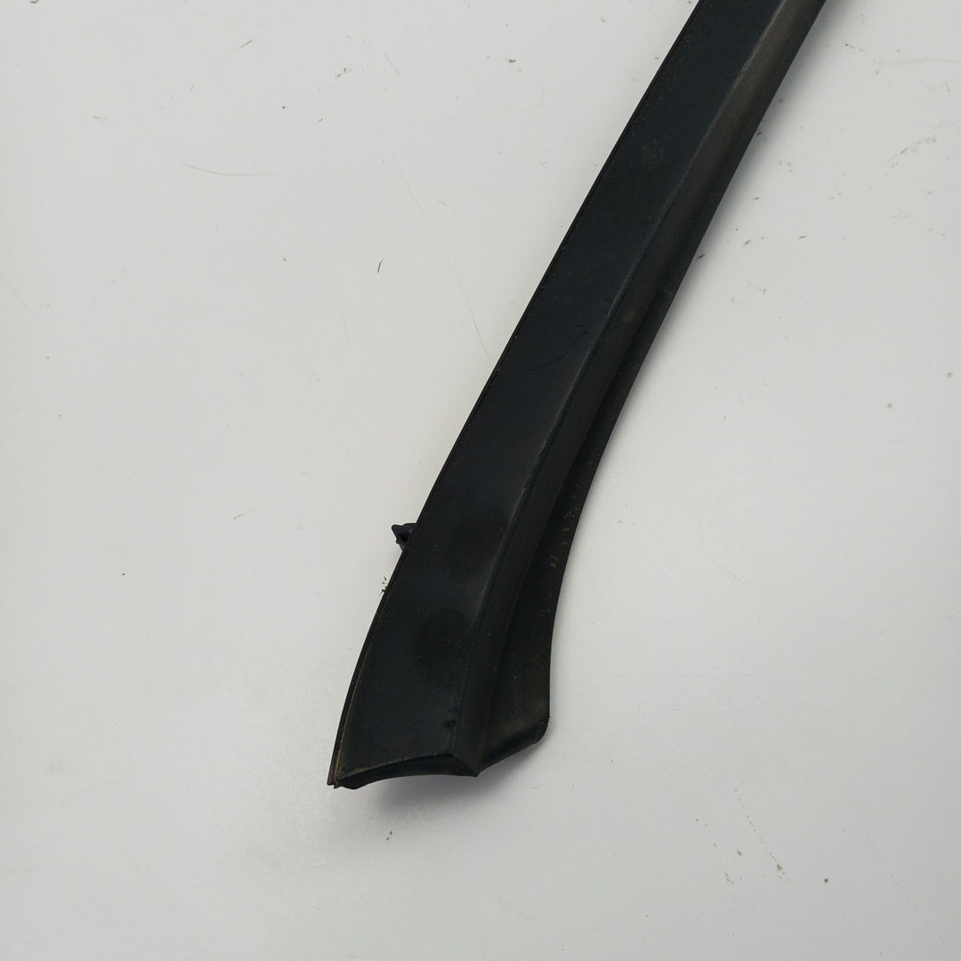 Лайстна предно стъкло дясна греда Opel Astra J