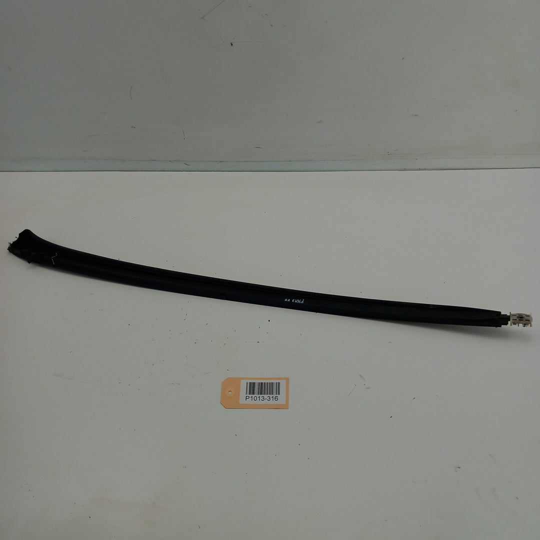 Лайстна предно стъкло дясна греда Opel Astra J