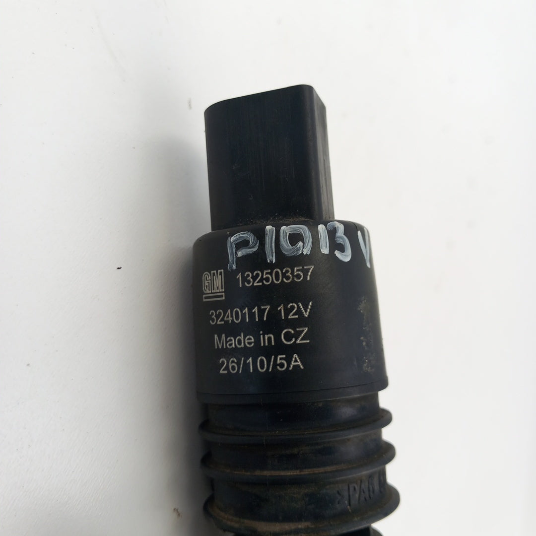 Помпичка чистачки Opel Astra J