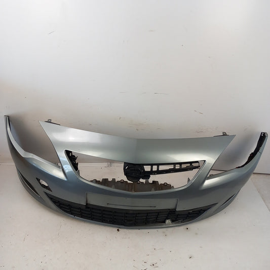 Броня предна дефект Opel Astra J 5-Türer