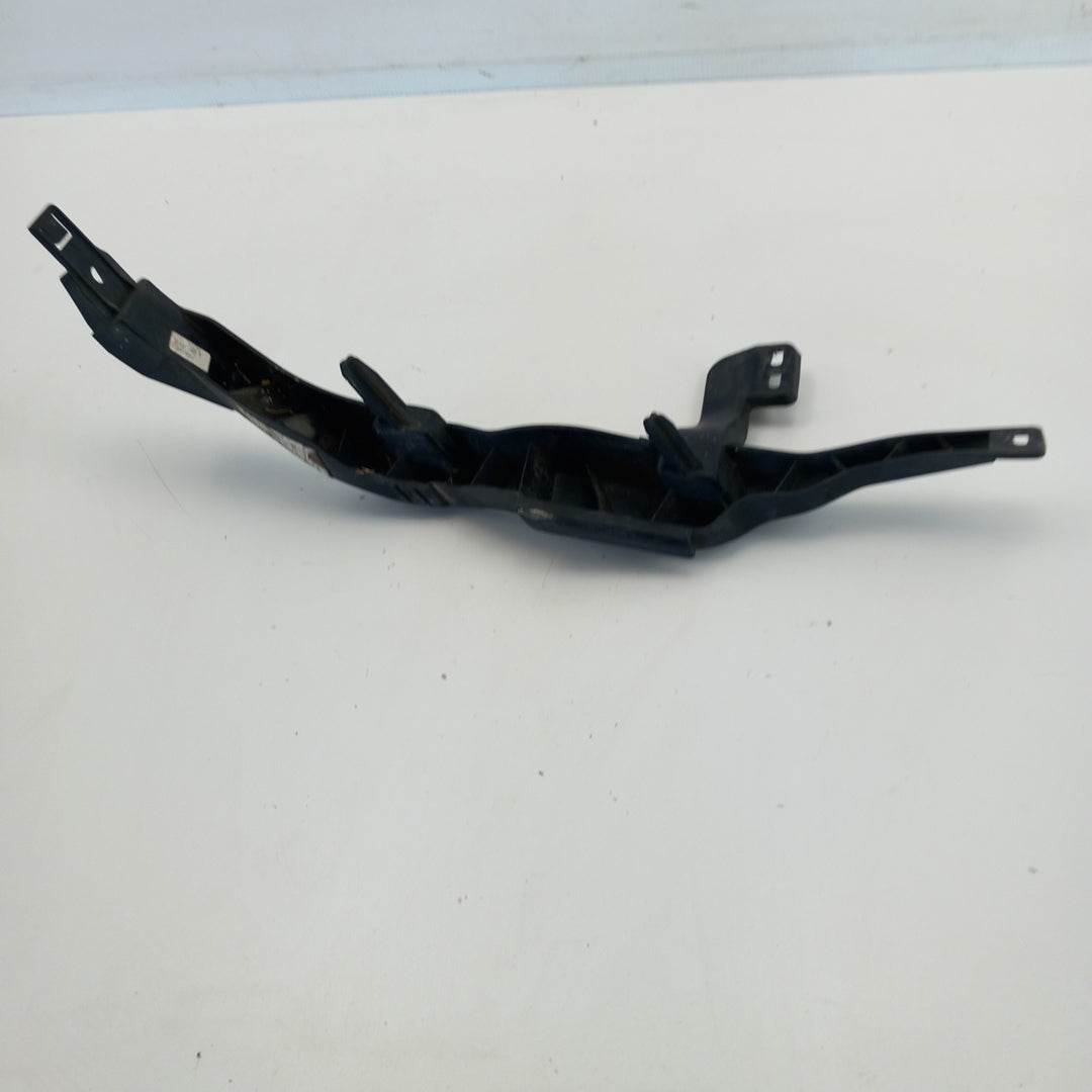 Водач предна броня ляв горен Opel Astra K